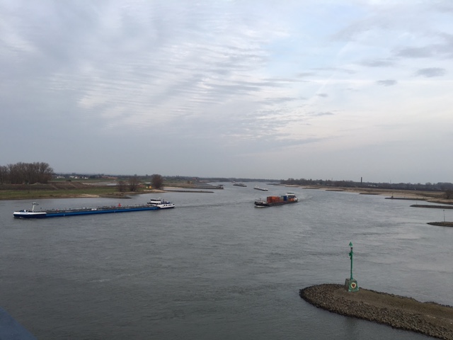 Foto.UitzichtVanafWaalbrug