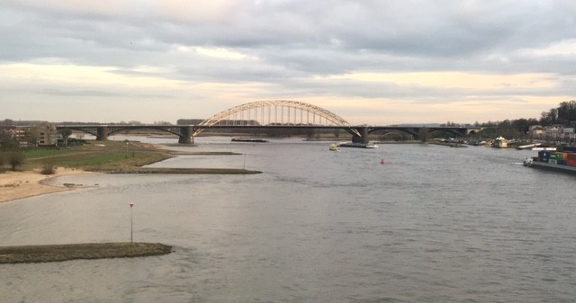 foto.Waalbrug.19.1.2016